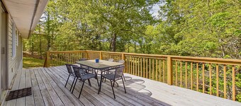 McKenzie House | Quiet Bella Vista Retreat