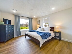 4 soverom, skrivebord, wi-fi og sengetøy