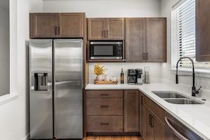 Microwave - The Downtown Loft (Colorado Springs)