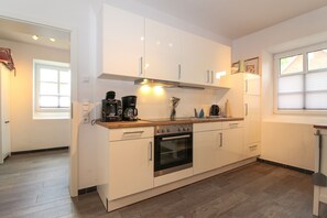 Refrigerador, horno, parrilla de estufa y lavavajillas 