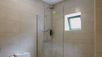 Free toiletries, hair dryer, towels, shampoo