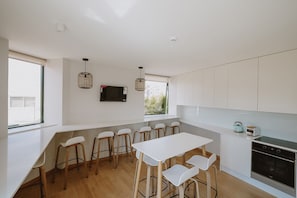 In-room dining - 888hostel&suites (São João da Madeira)