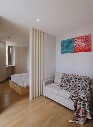 Desk, laptop workspace, soundproofing, free WiFi