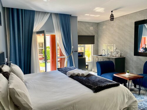 Executive Studio Apartment Near the Airport - 2320