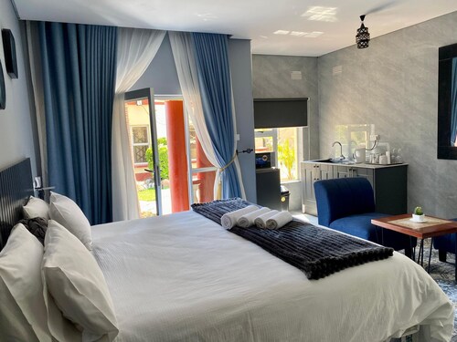 Executive Studio Apartment Near the Airport - 2320