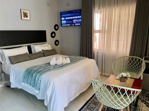 Modern Studio in New Chadcombe - 2315