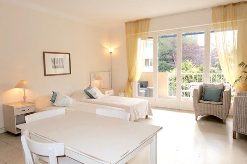 Spacious Studio Apartment Close to The Martinez - 2313