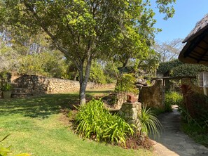 Apartment | 1 bedroom - Stunning Private Cottage in the Heart of Nyanga - 2095 (Juliasdale)