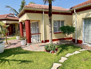 Apartment, Smoking - Comfortable One-bedroom Retreat in Central New Chadcombe - 2319 (Harare)