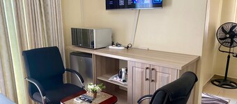 Comfortable One-bedroom Retreat in Central New Chadcombe - 2319