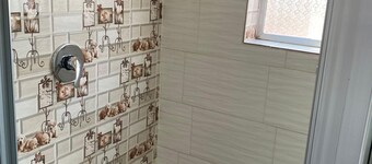 Modern Studio Apartment in a Central New Chadcombe - 2318