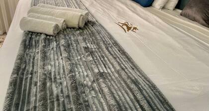 Modern Studio Apartment in a Central New Chadcombe - 2318