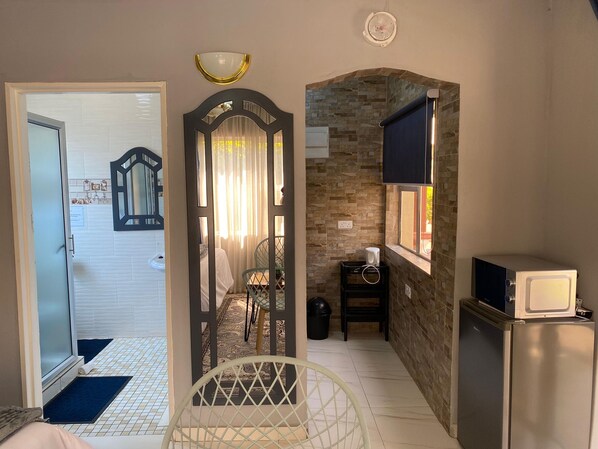 Apartment, Smoking - Modern Studio Apartment in a Central New Chadcombe - 2318 (Harare)