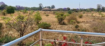 Spacious Ground-floor Studio in Central New Chadcombe - 2316