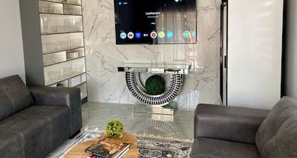 Spacious Ground-floor Studio in Central New Chadcombe - 2316