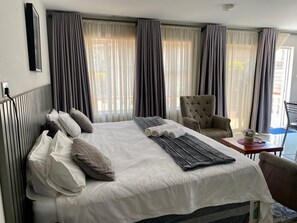 Apartment - Spacious Ground-floor Studio in Central New Chadcombe - 2316 (Harare)