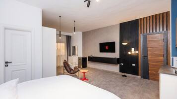 Iron/ironing board, free WiFi