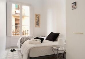 4 bedrooms, iron/ironing board