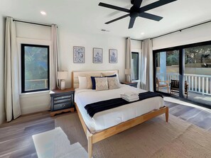 4 bedrooms, iron/ironing board, travel crib, WiFi - High-End New Build near Folly Beach and Downtown (Charleston)