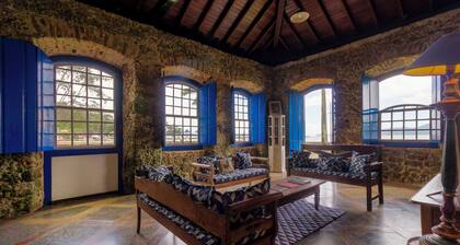 Historic house in the center of Paraty, with incredible sea views.