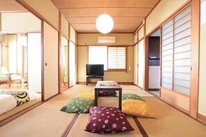 Room - GORAKU Shinfukae 201 (Osaka)