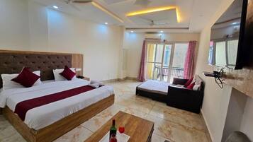 Iron/ironing board, free WiFi