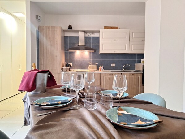 Comfort-Apartment, Stadtblick | Eigene Küche