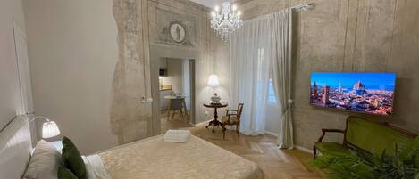 1 Schlafzimmer, Zimmersafe, Schreibtisch, Reisekinderbett