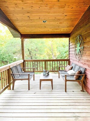 Property grounds - Stunning Country Home, Sleeps 30! Unique and Comfy (Ridgedale)