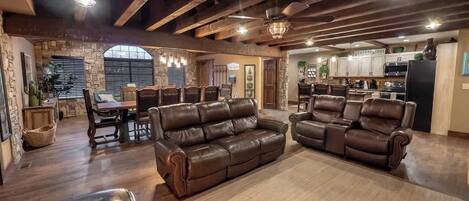 Télévision, jeux vidéo, espaces bureaux