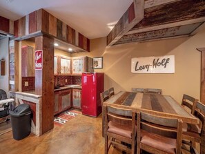 Dining - Sleeps 30 • Theater • Game Room • Big Cedar Area (Ridgedale)