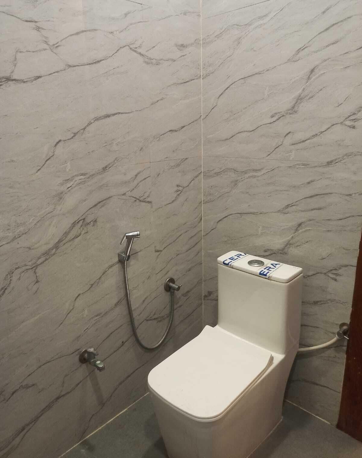 シャワー、タオル、石鹸、シャンプー