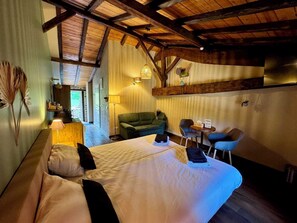 1 quarto, Wi-Fi de cortesia, roupa de cama