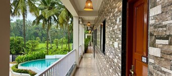 주나 스테이즈 모짐 고아