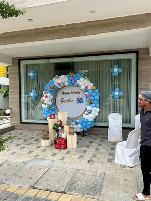 المنشأة من الخارج