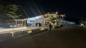 施設の正面