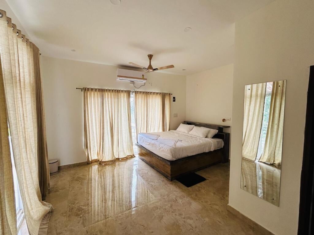 Egyptian cotton sheets, premium bedding, desk, laptop workspace