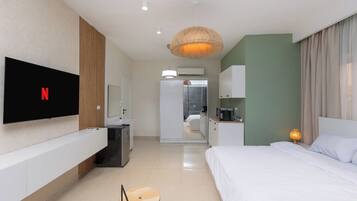 Minibar, tabla de planchar con plancha y wifi gratis