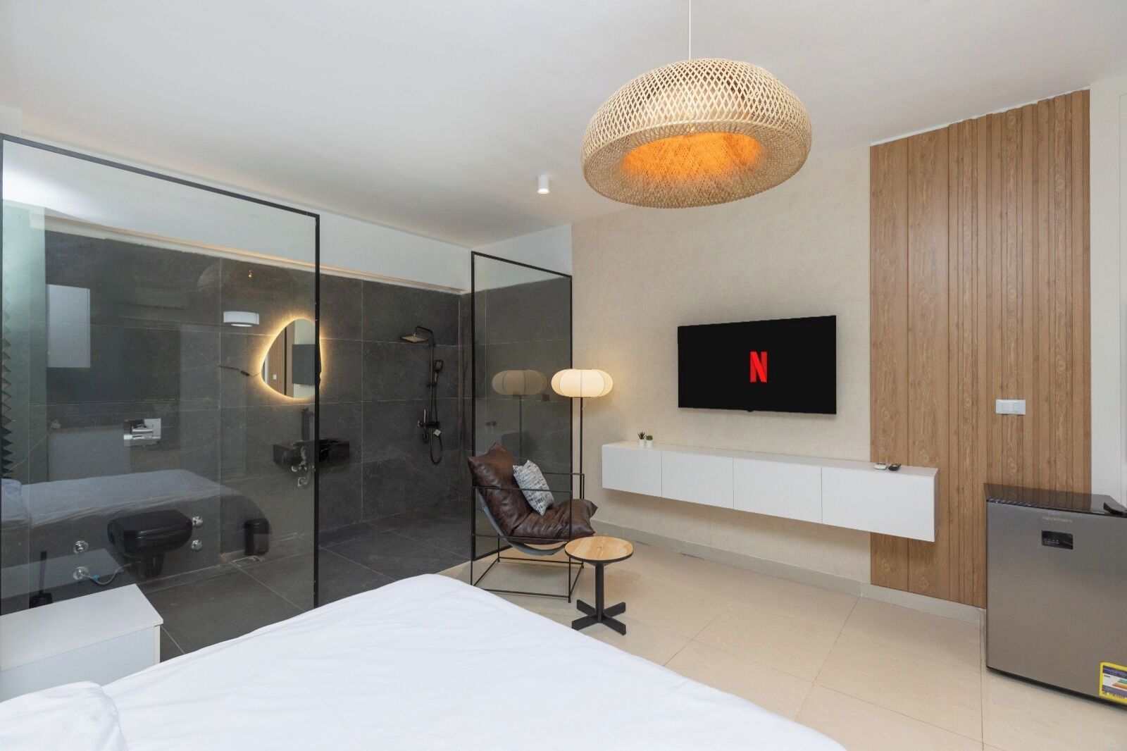 基础开间 | 迷你吧、熨斗/熨衣板、免费 WiFi