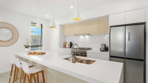 Coffee/tea maker, fridge, microwave, oven - Serendipity Shell Cove (Shell Cove)