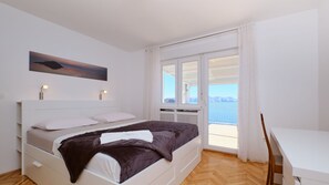 3 bedrooms, iron/ironing board, free WiFi, bed sheets - Apartman Arnia pool&beachfront by Villas Guide (Sveti Juraj)
