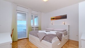 3 bedrooms, iron/ironing board, free WiFi, bed sheets