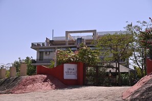 واجهة المنشأة