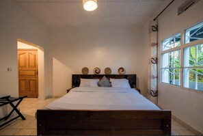 Egyptian cotton sheets, premium bedding, memory-foam beds, desk