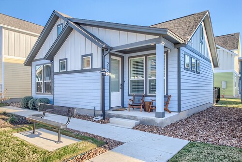 Brand-New, Pet-Friendly, Pickleball Courts, Dog Park