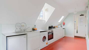 Fridge, oven, stovetop, toaster