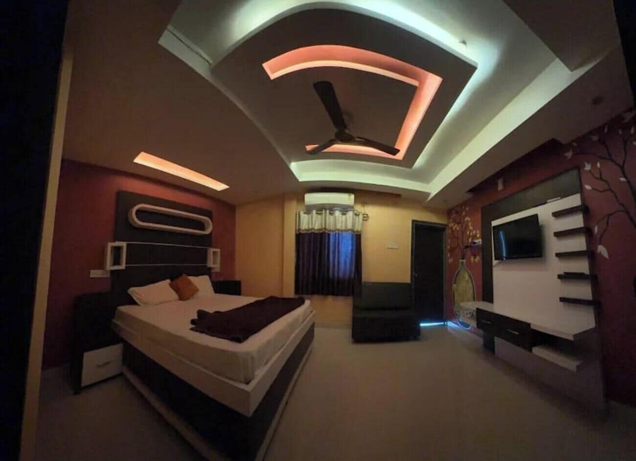 Double Room, City View | Free WiFi, bed sheets