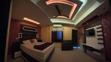 Double Room, City View | Free WiFi, bed sheets