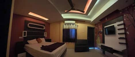 Double Room, City View | Free WiFi, bed sheets