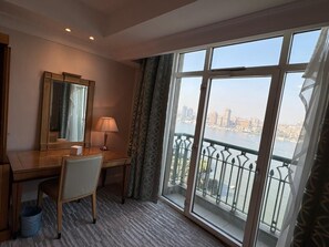 In-room safe, blackout drapes, free WiFi - Premium SA at 4 Seasons Hotel (Cairo)